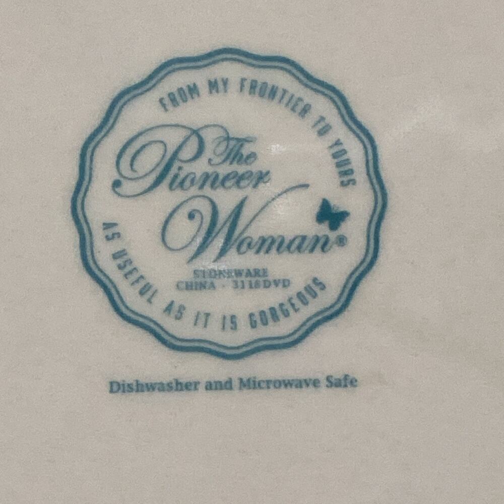 Pioneer Woman Christmas Dog And Roses Appetizer Dessert Pie Plate 6.5 Inches - Picture 3 of 4